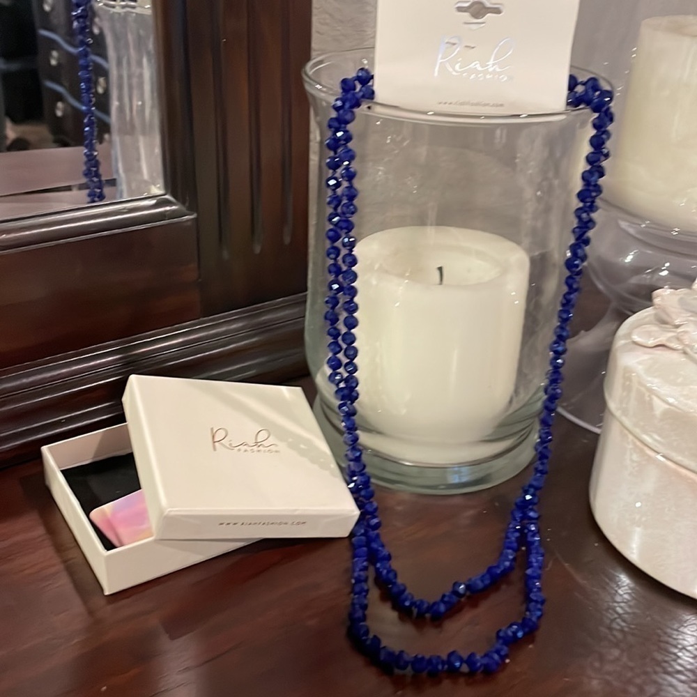 Riah Fashion Beaded Necklace Costume Jewelry - Picture 3 of 10